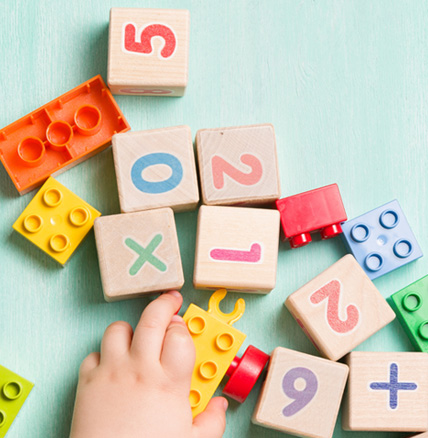 Distintos bloques de juguete